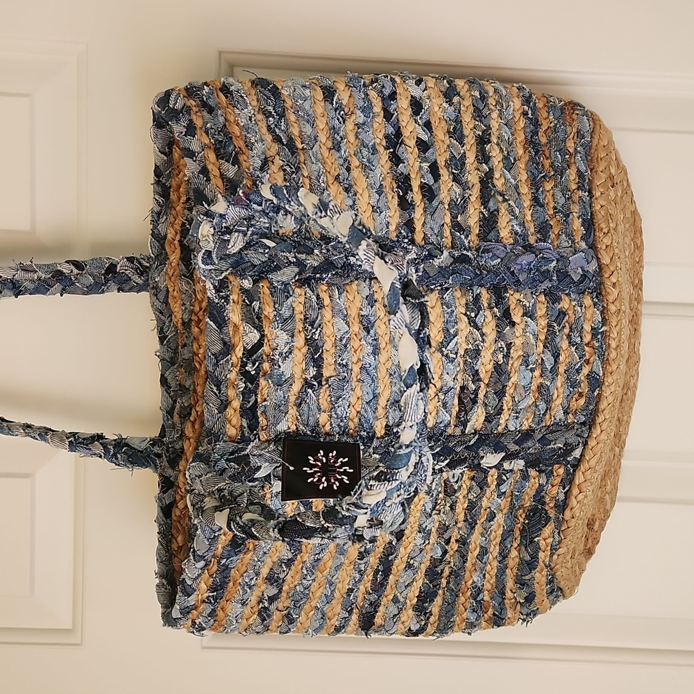 Tote bag